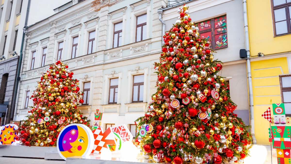 Уникальное новогоднее пространство открылось перед МГПУ на Садовой-Самотечной улице