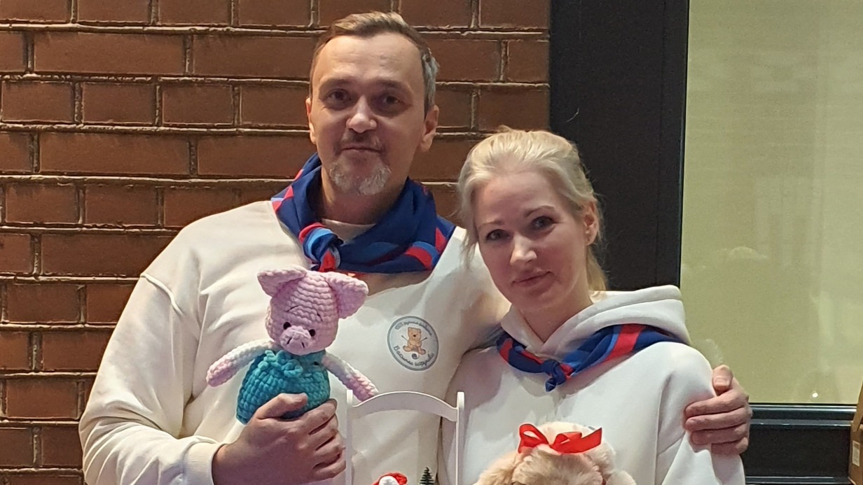 Предприниматели Михаил и Светлана Васины на предновогодней ярмарке