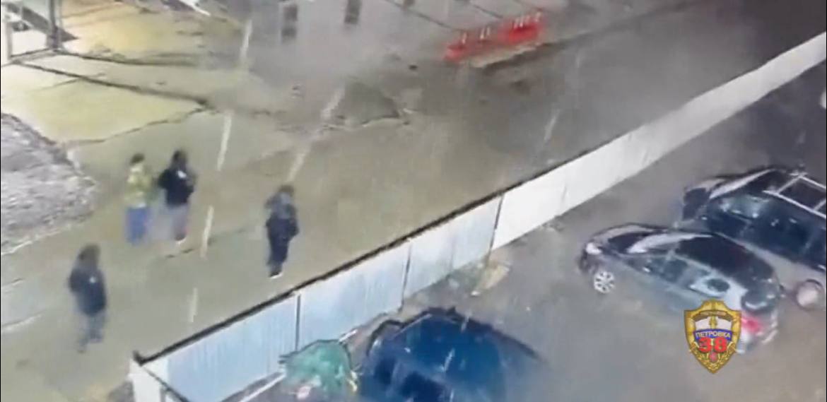 В Новой Москве неизвестные ограбили магазин, угрожая продавцу ножом