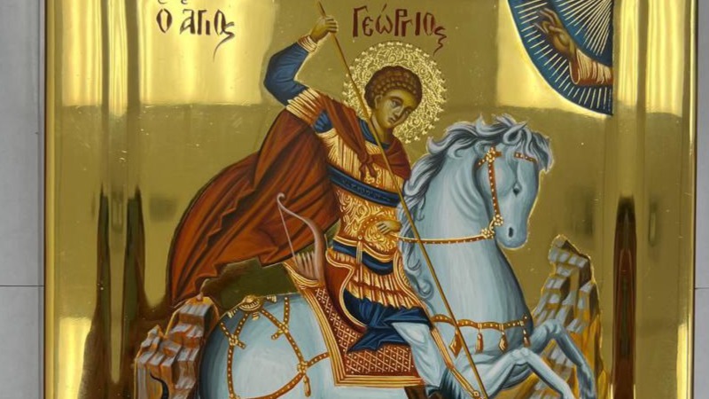 Таможенники в Шереметьеве нашли 12 православных икон у иностранца