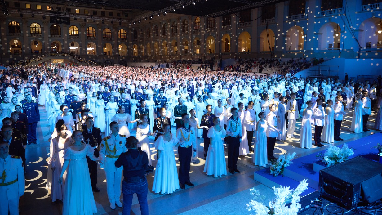 Состоялось открытие X Международного Кремлевского Благотворительного Кадетского Бала