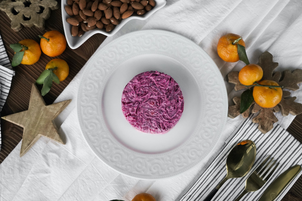 Аналитики «Пятерочки» подсчитали, как сэкономить на новогодних салатах