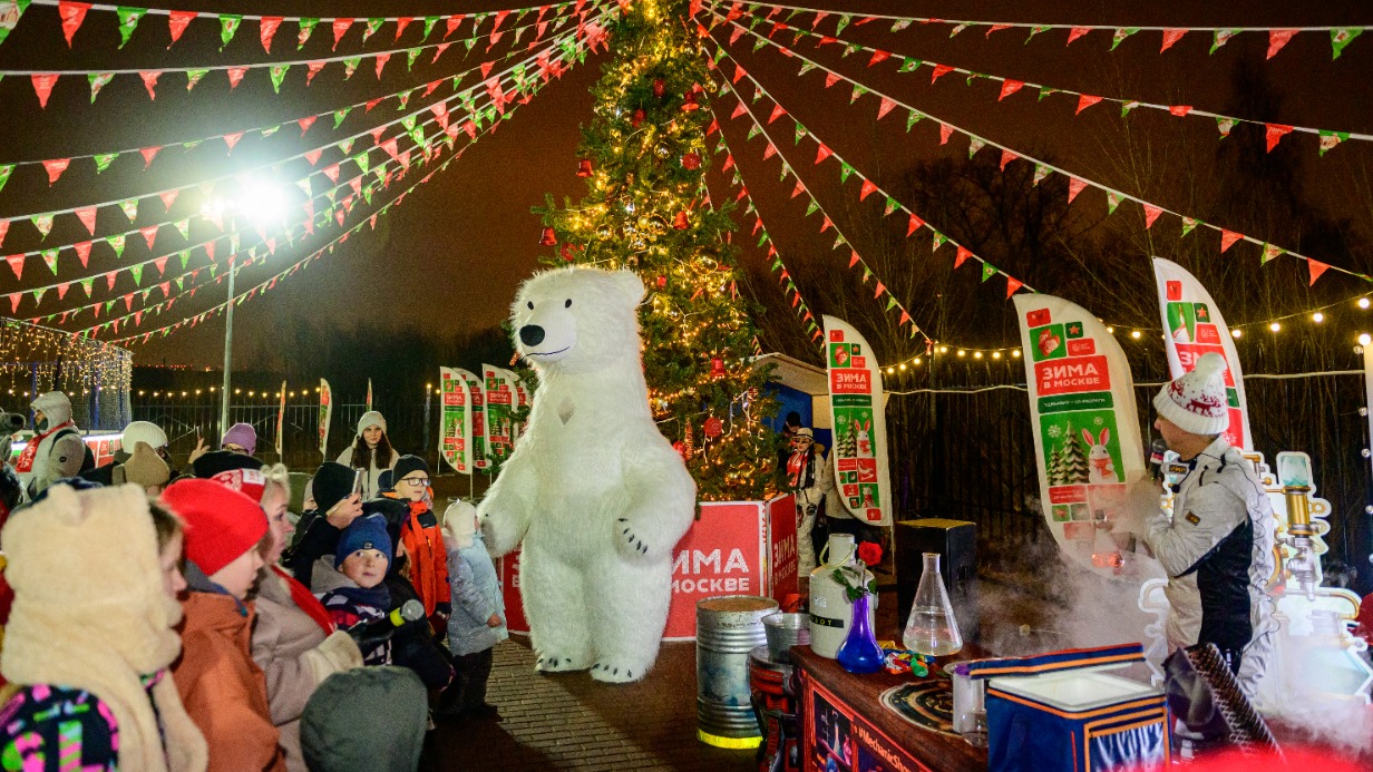 Более 200 новогодних мероприятий подготовили для москвичей в ТиНАО