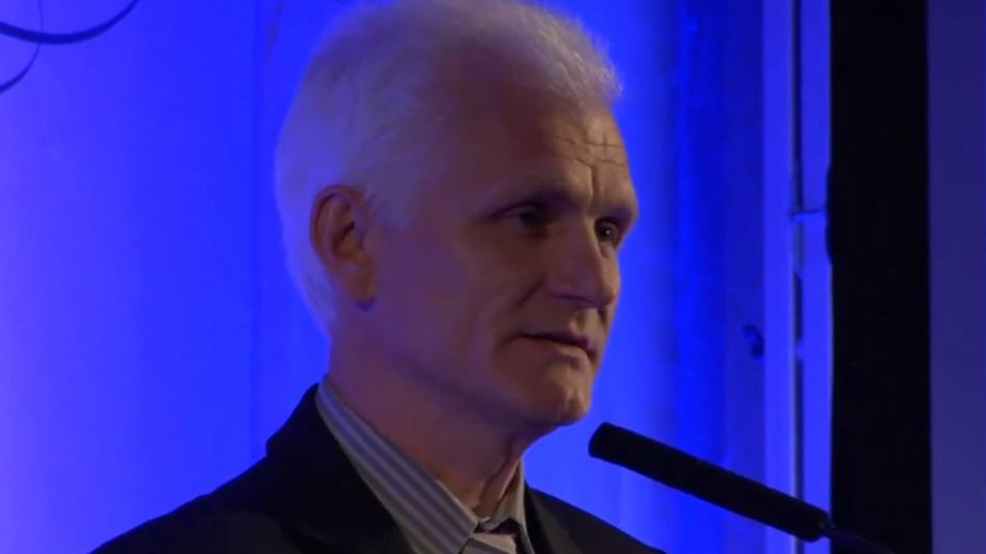 Лауреат Нобелевской премии мира Алесь Беляцкий вышел на свободу в Белоруссии