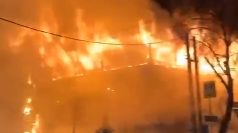 Крупный пожар разгорелся в кафе в подмосковном Тучкове