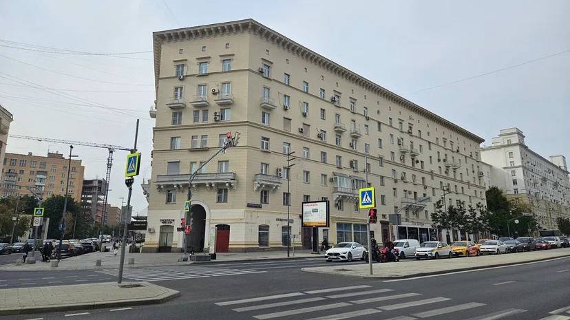 Крупное нежилое помещение у станции метро «Киевская» выставили на городские торги