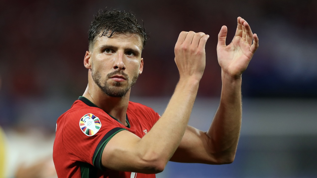 «Стойкий мужик»: португальский футболист Рубен Диаш набил тату на русском языке