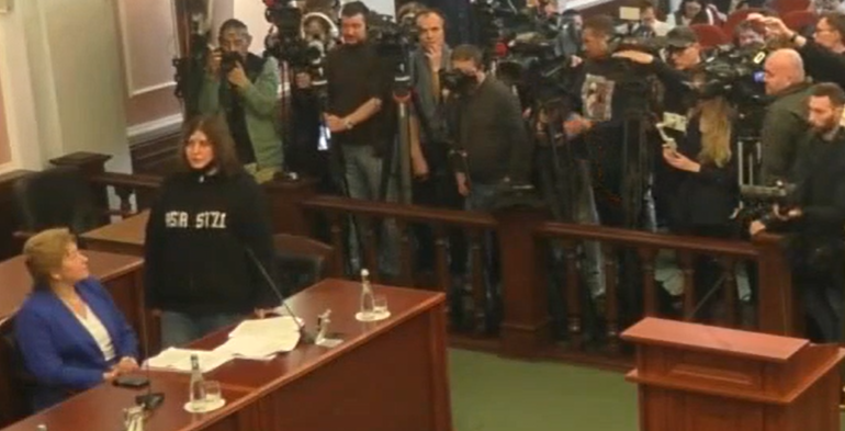 Лурье не стала требовать справку от Долиной из-за того, что она народная артистка РФ