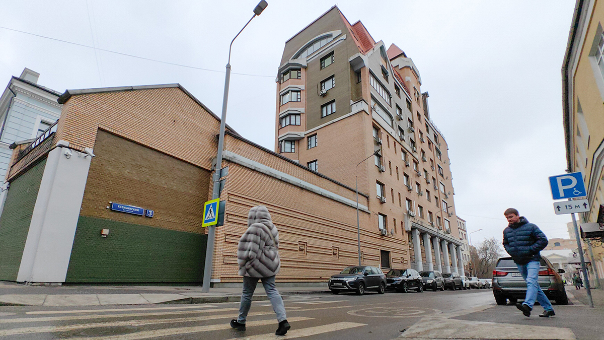 «Совсем не по-человечески»: адвокат Лурье высказалась о выселении Долиной