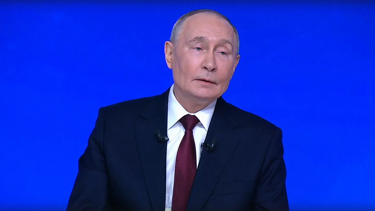 «Артист»: Путин высказался о фотографии Зеленского на фоне стелы Купянска