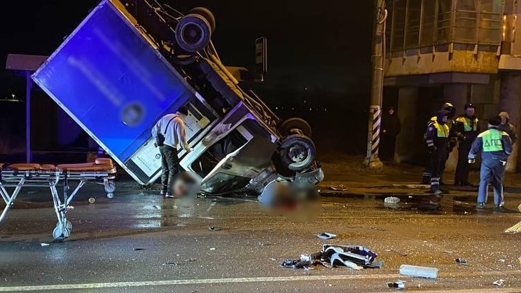 Один человек погиб, двое пострадали в результате массового ДТП в Подмосковье