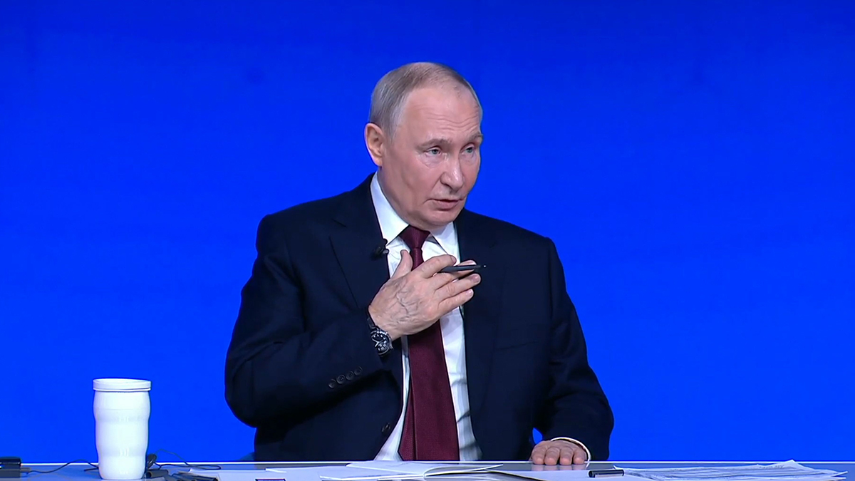 «Кто будет следующим президентом»: в Сети распространяются яркие обращения к Путину