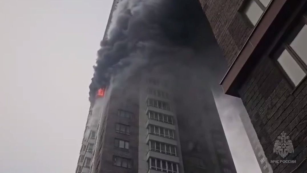 Крупный пожар произошел в квартире жилого дома на Первомайской улице