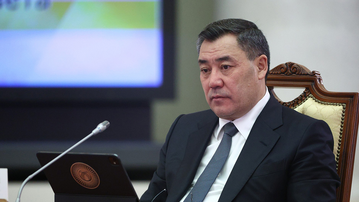 Жапаров лишил экс-президента Киргизии Атамбаева всех государственных наград