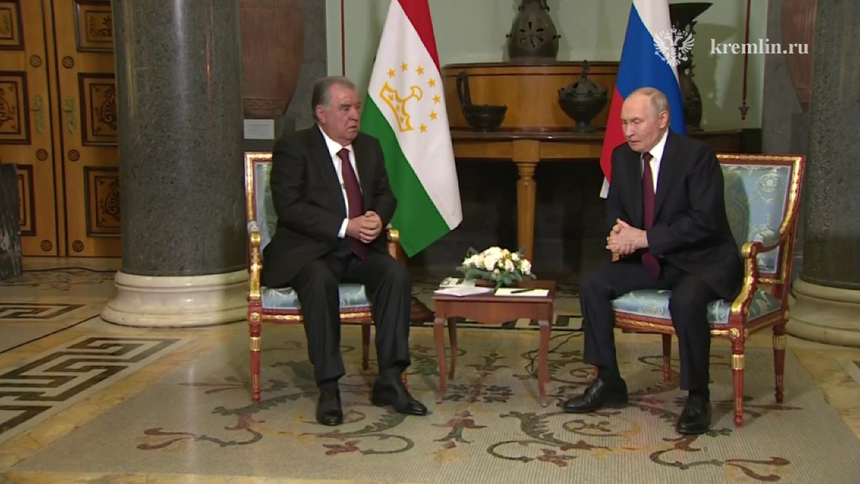 Путин выразил Рахмону соболезнования в связи с гибелью мальчика в школе