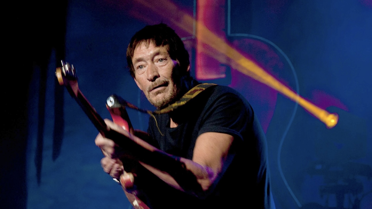 Умер британский певец Крис Ри, исполнивший песню «Looking for the Summer»