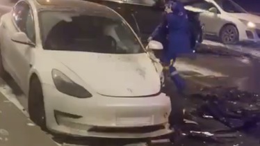 Авария с участием автомобиля Tesla произошла на северо-востоке Москвы