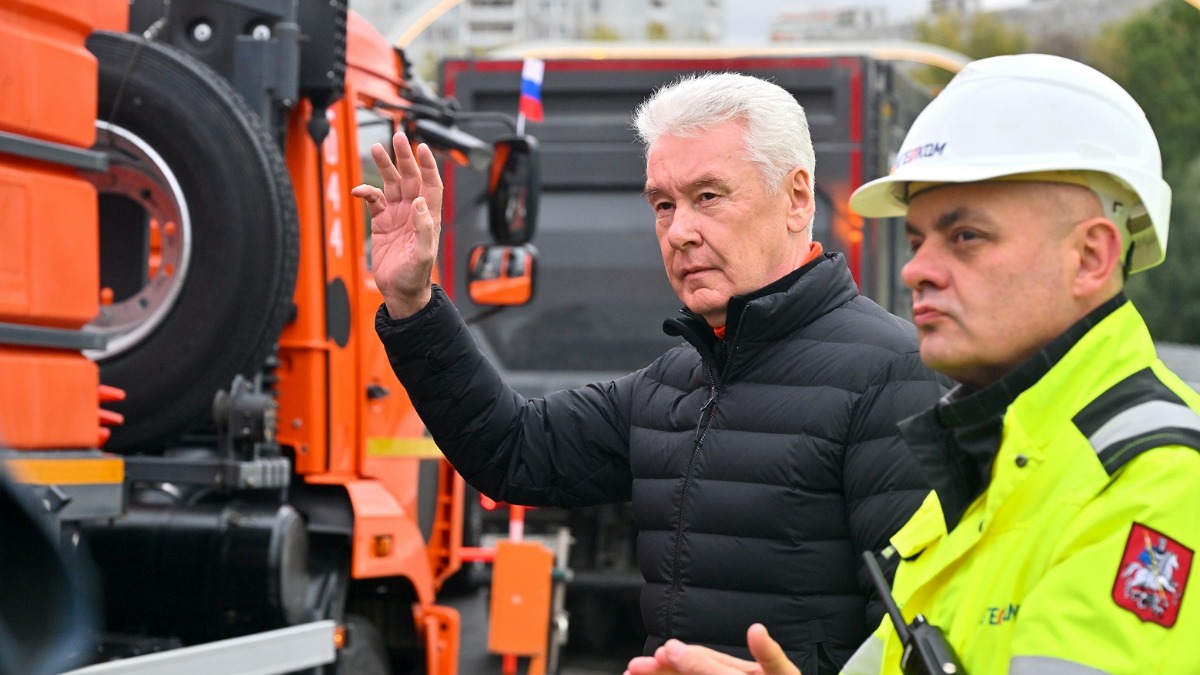 Мэр Москвы Сергей Собянин и гендиректор АО «Объединение «Ингеоком» Сергей Кидяев на открытии участка продления Мосфильмовской улицы