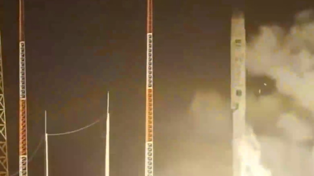 Первая южнокорейская коммерческая ракета-носитель загорелась после запуска