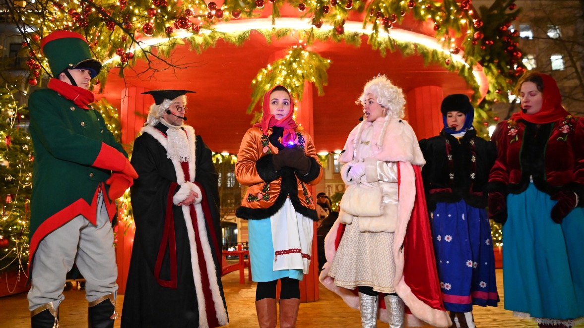 На сцене фестиваля «Путешествие в Рождество» выступают театральные коллективы