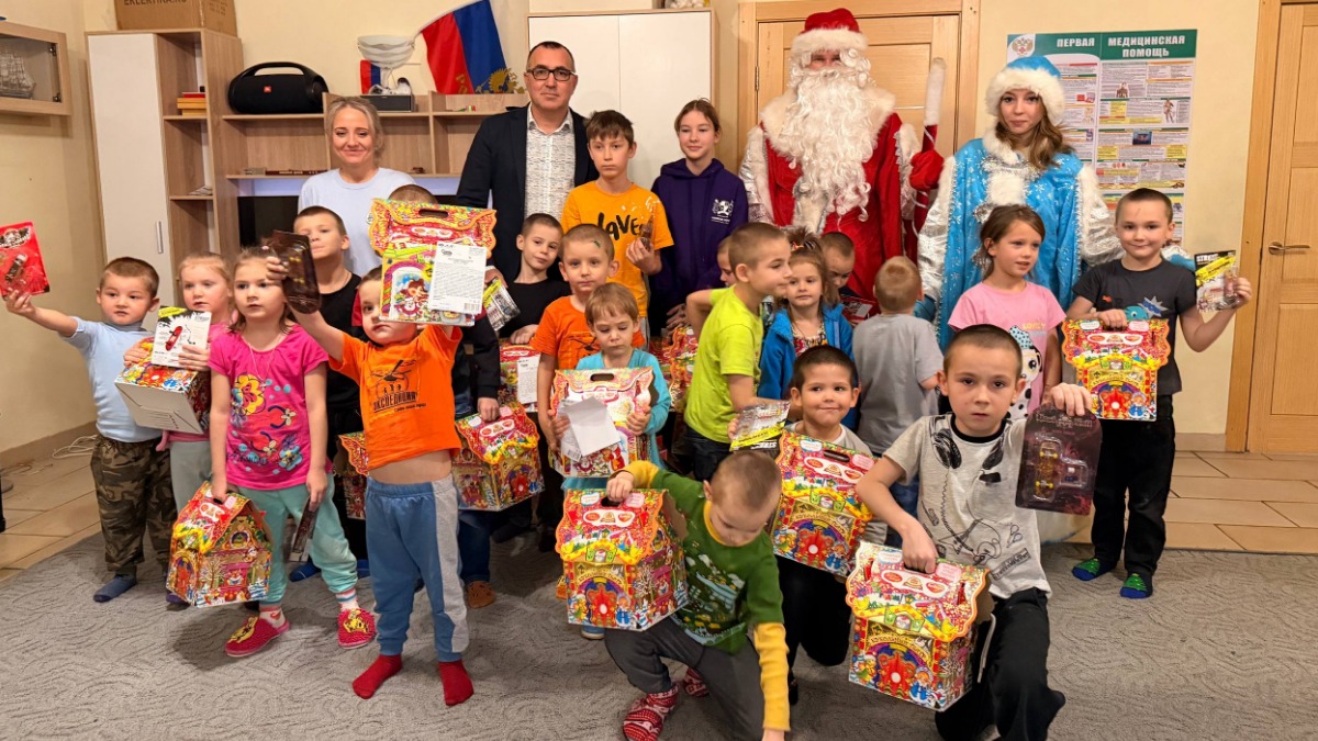 Жители ТиНАО организовали акции помощи детям из новых регионов