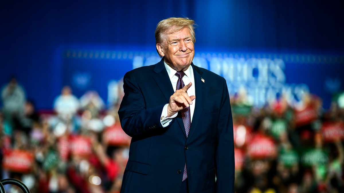 Трамп рассмешил Сталлоне на вручении наград в области культуры