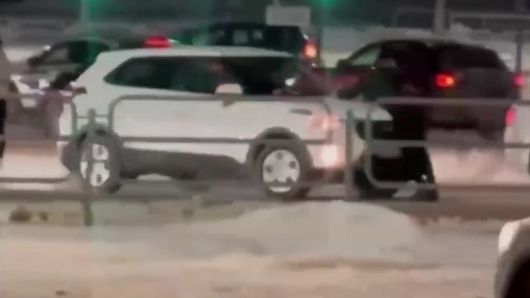 Виновник ДТП в Челябинске увез на капоте водителя поврежденной машины