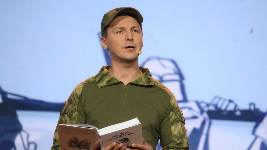 Писатель и поэт Дмитрий Филиппов на презентации сборника «ПоэZия русской зимы» в национальном центре «Россия»