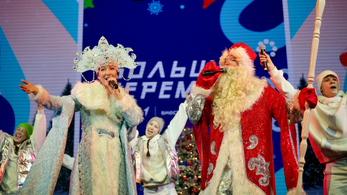 Московские школьники посетили резиденцию Деда Мороза в Великом Устюге