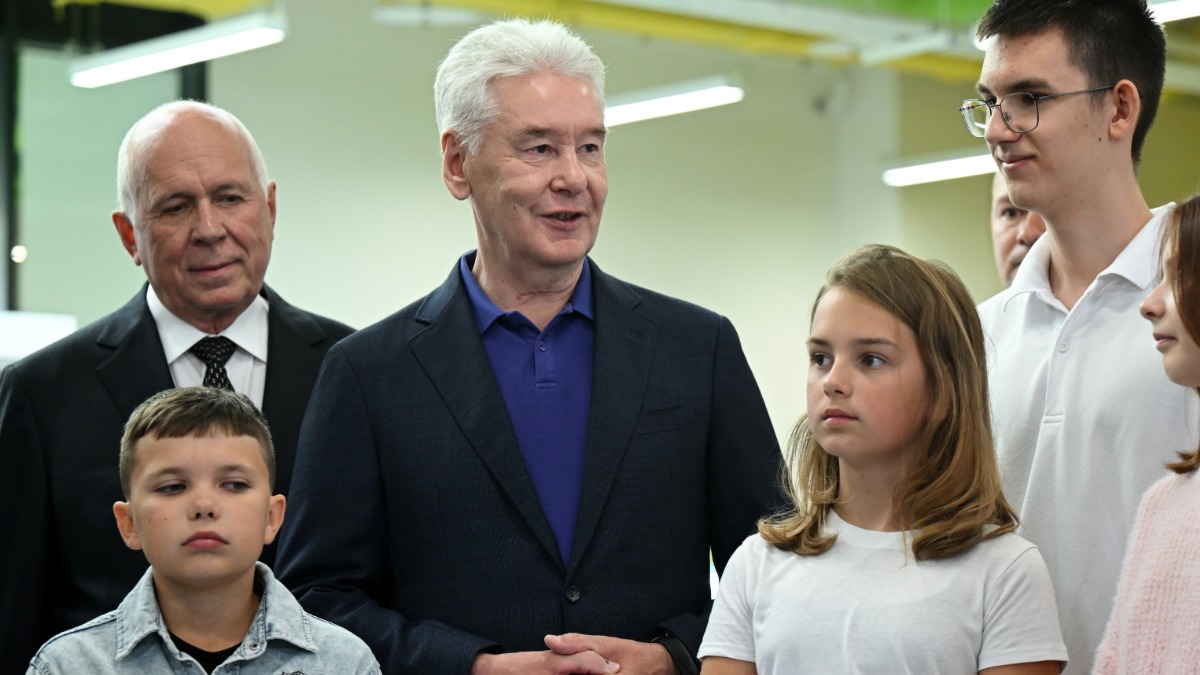 Мэр Москвы Сергей Собянин пообщался с учениками нового корпуса школы № 58 на Волоколамском шоссе