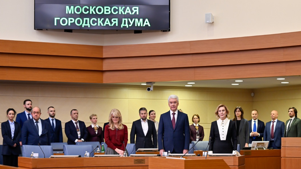 Заммэра Москвы Наталья Сергунина, мэр Москвы Сергей Собянин и зампредседателя Совета Федерации, представитель от законодательного органа госвласти города Москвы Инна Святенко на последнем в этом году заседании Мосгордумы