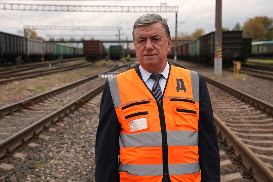 Командир движения: начальник одной из крупнейших железнодорожных станций Москвы Игорь Розенков отметил 25-летие на посту