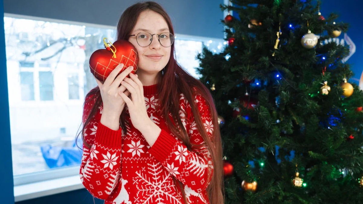 От спектаклей до благотворительных ярмарок: как отмечают Новый год в колледжах Москвы