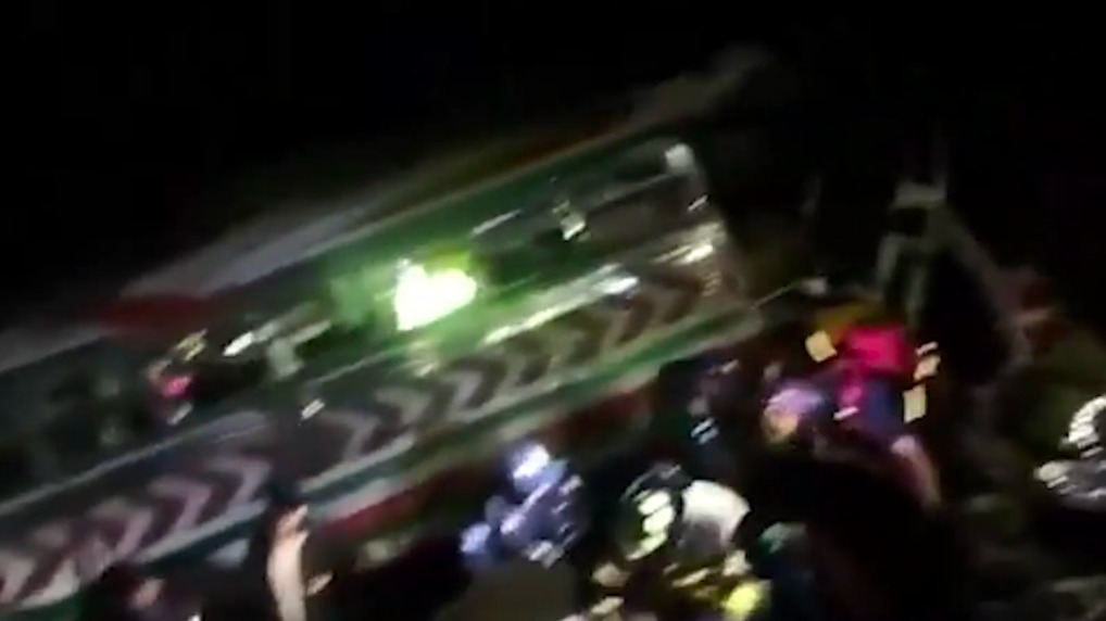 Автобус упал в овраг в Гватемале, погибли 15 человек