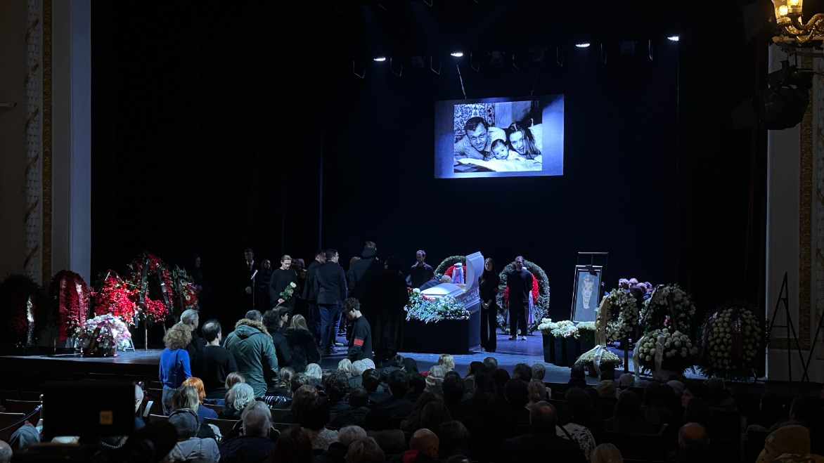 Церемония прощания с актрисой Верой Алентовой началась в Москве