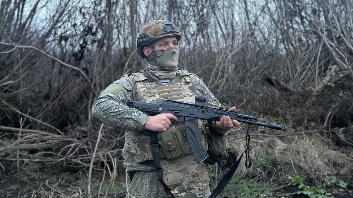 Заместитель командира по вооружению мотострелкового батальона 810-й бригады морской пехоты с позывным «Спутник» выполняет задачи в составе группировки войск «Север» в зоне спецоперации