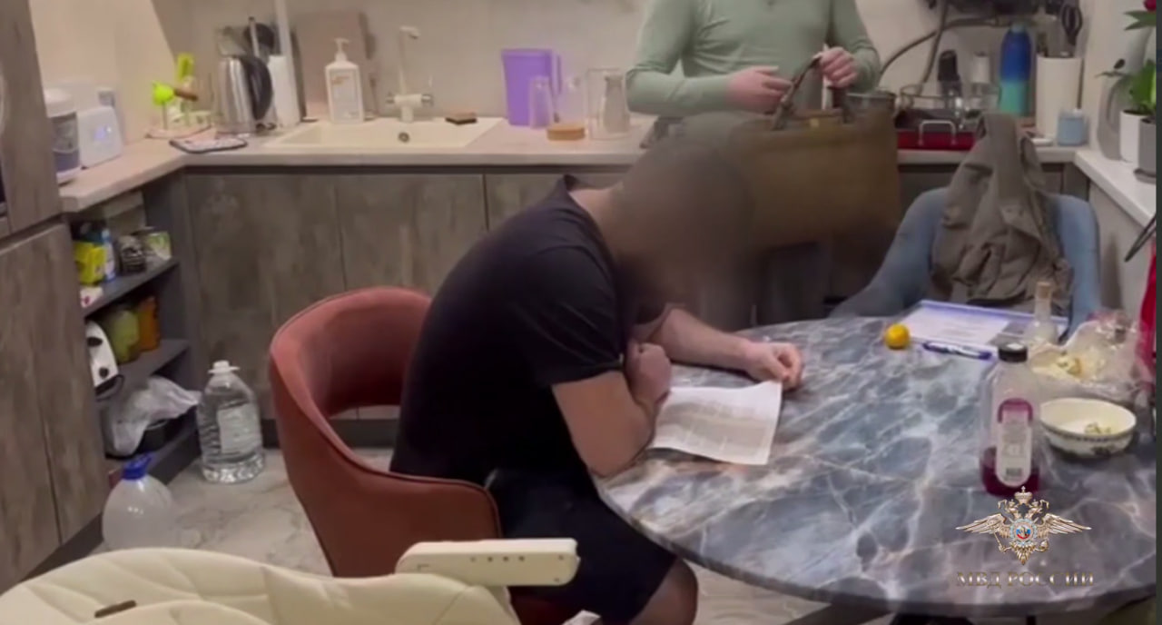 Полиция задержала пять человек, занимавшихся продажей «одноразок» без маркировки