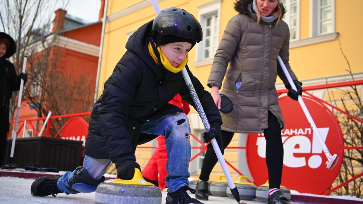 Многодетные семьи Москвы сойдутся в благотворительном чемпионате по керлингу