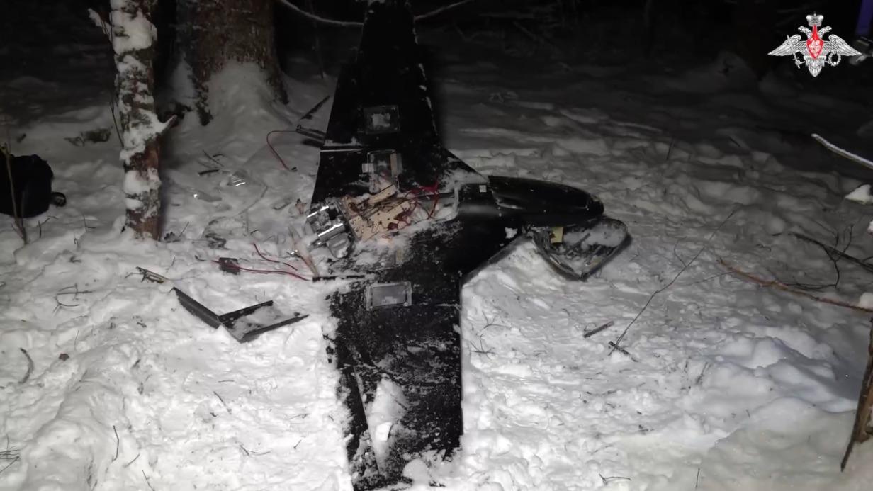 Минобороны РФ показало БПЛА, пытавшийся атаковать резиденцию Путина