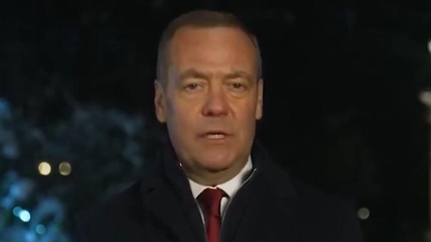 Дмитрий Медведев поздравил россиян с Новым годом