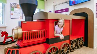 Собянин: Студенты МТК имени Лихачева помогли украсить детские поликлиники