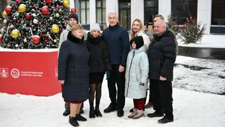 Сергей Собянин вручил ключи от квартиры 250-тысячному участнику программы реновации столичного жилфонда