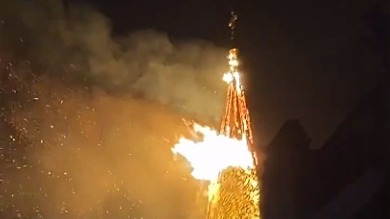 Мощный пожар уничтожил 150-летнюю церковь в Амстердаме