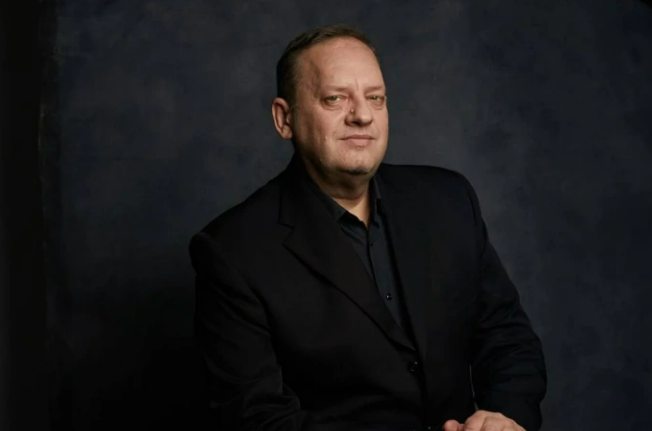 Скончался заслуженный артист России Роман Улыбин