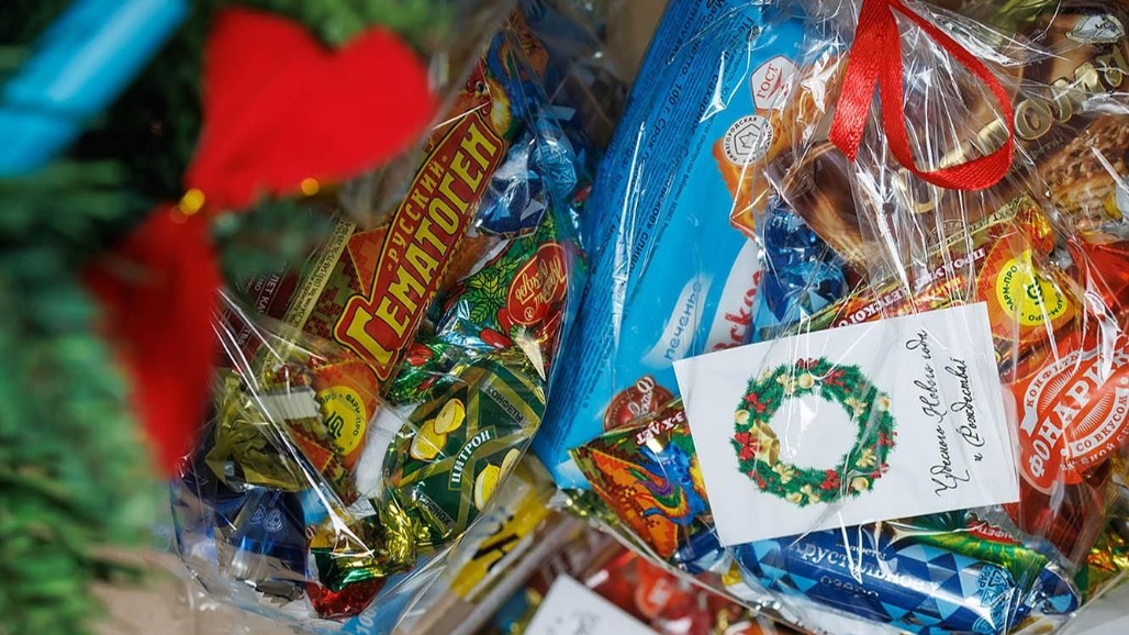 Свыше 300 тонн гумпомощи отправили добровольцы Западного округа в зону СВО