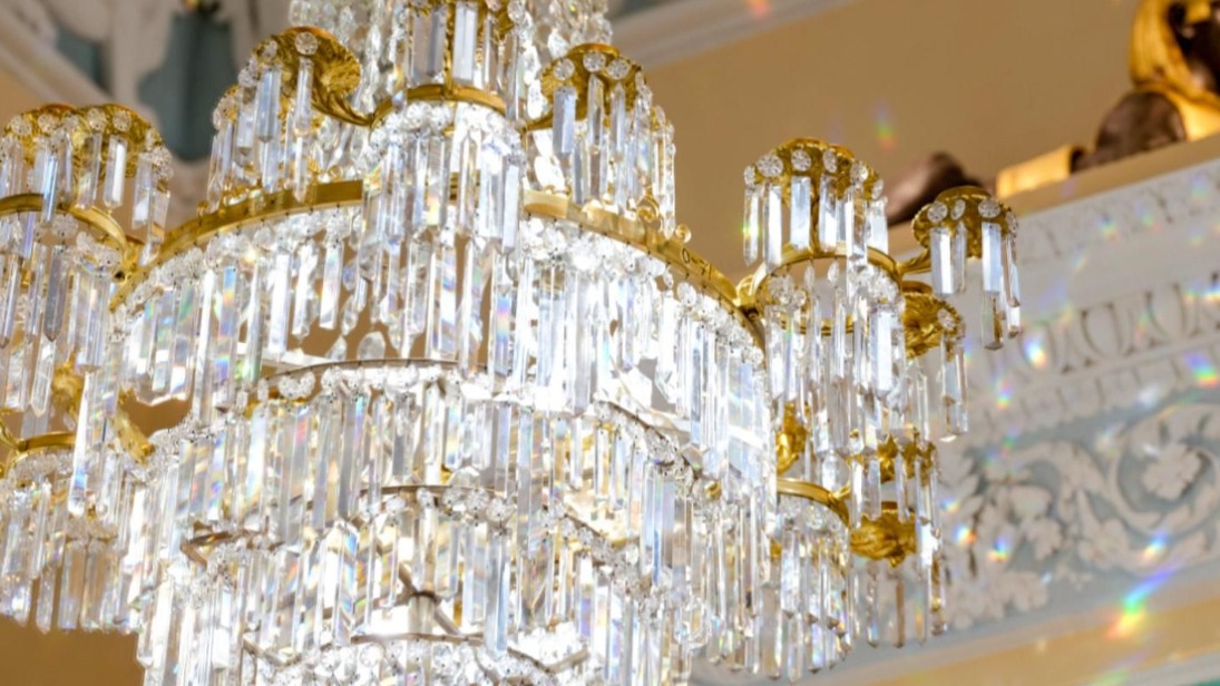 Люстрам Египетского павильона усадьбы Останкино вернули первоначальный облик