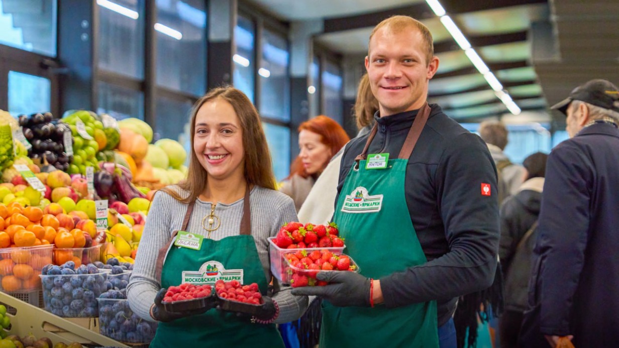 Собянин: Столичные предприниматели сферы торговли активно помогают бойцам СВО
