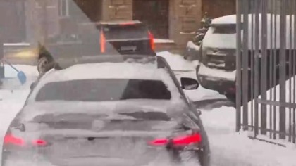 Автомобиль Долиной заметили у дома в Хамовниках в день передачи ключей 