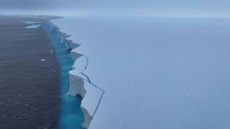 Некогда крупнейший в мире айсберг А23а потерял почти 80 процентов площади
