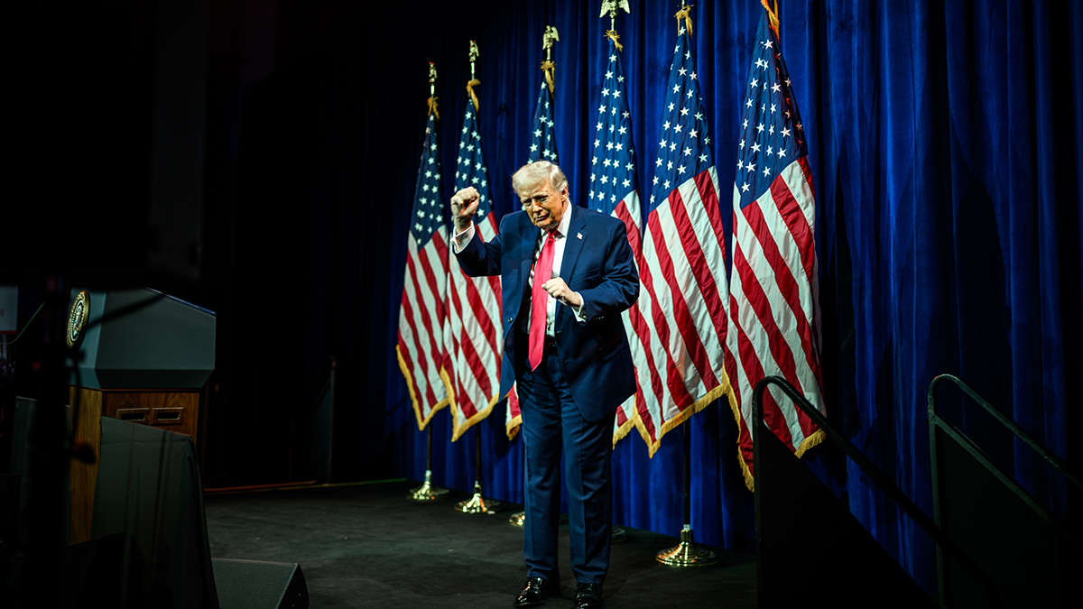 Появились кадры разговора Трампа и Макрона о согласии Киева на прекращение огня